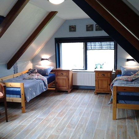 Bed & Breakfast “ Gastvrij Onthaal “ Een-West ภายนอก รูปภาพ