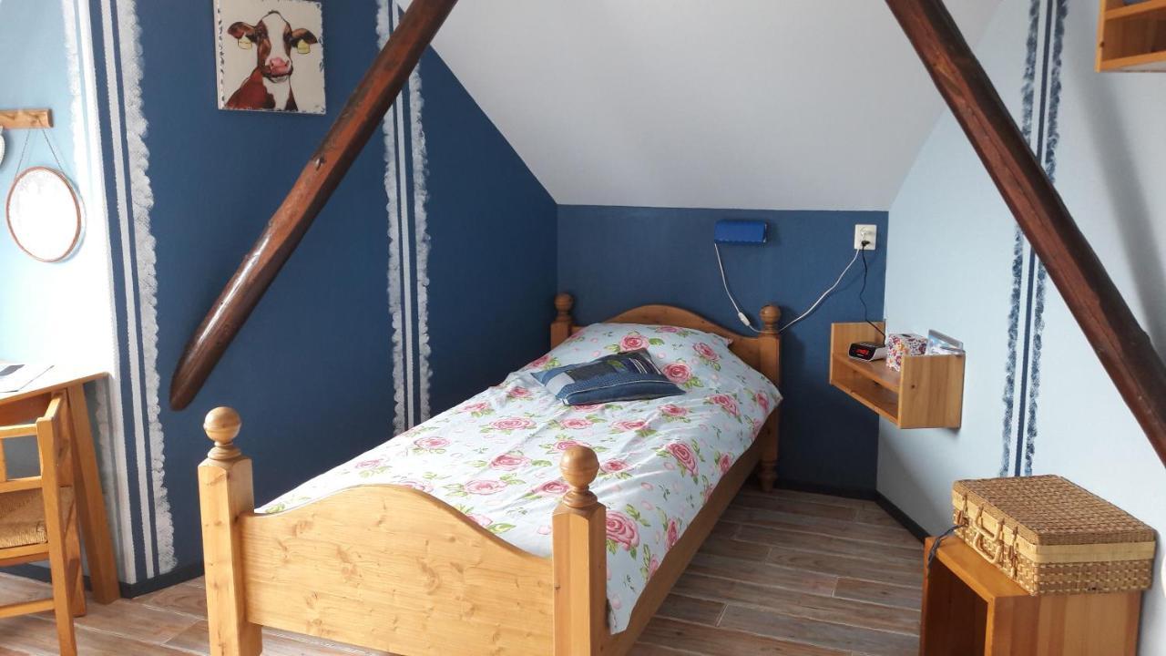Bed & Breakfast “ Gastvrij Onthaal “ Een-West ภายนอก รูปภาพ