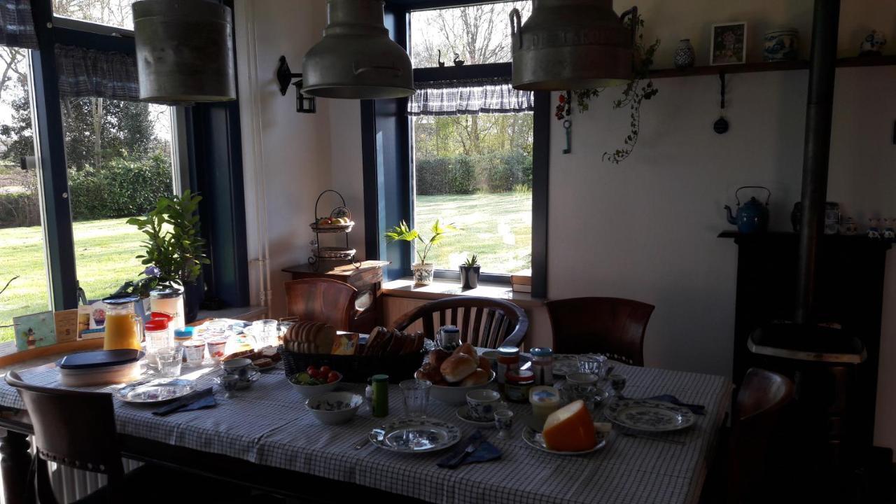 Bed & Breakfast “ Gastvrij Onthaal “ Een-West ภายนอก รูปภาพ