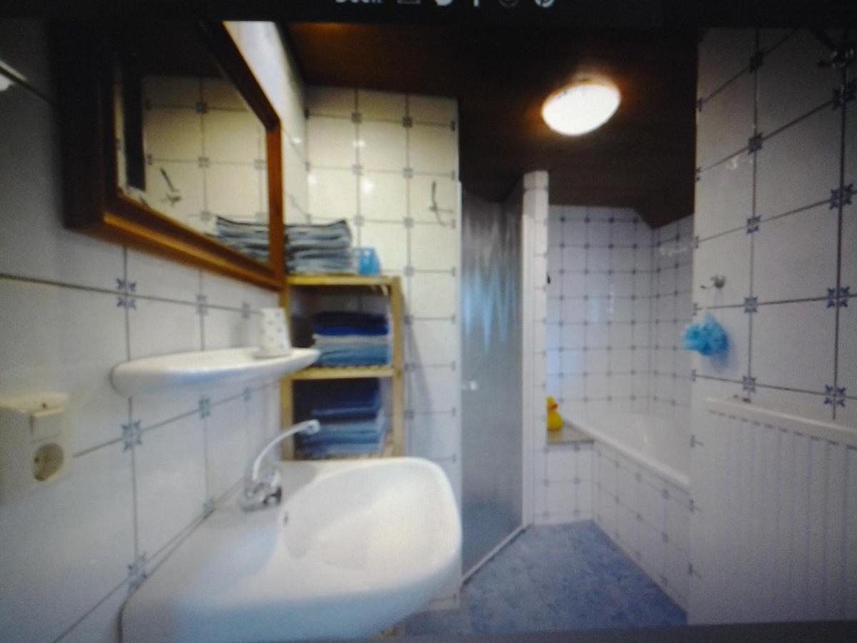 Bed & Breakfast “ Gastvrij Onthaal “ Een-West ภายนอก รูปภาพ